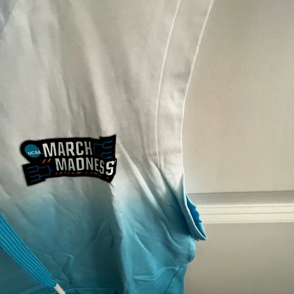 NWT NCAA Basketball March Madness Drawstring Short Sleeve Hoodie w Pocket. - Picture 5 of 5